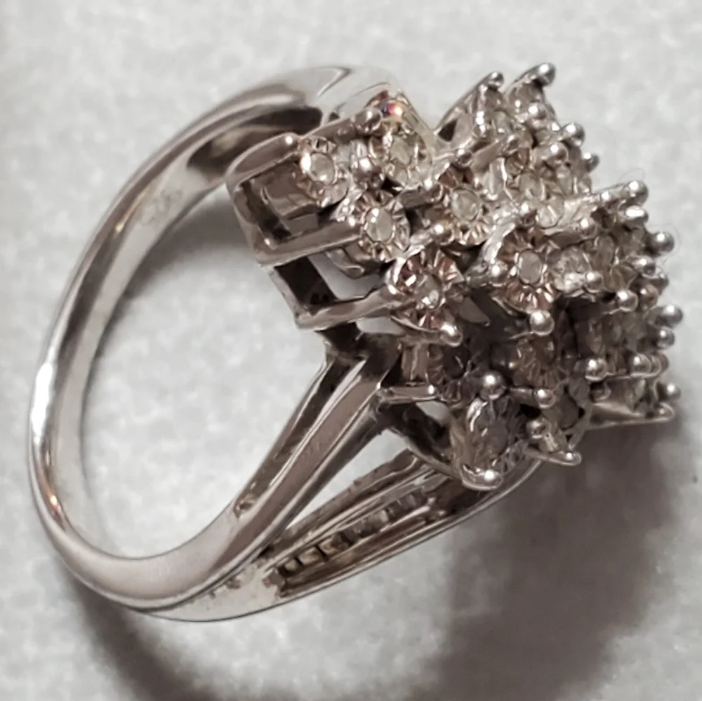 Silver ring - Picture 2 of 5